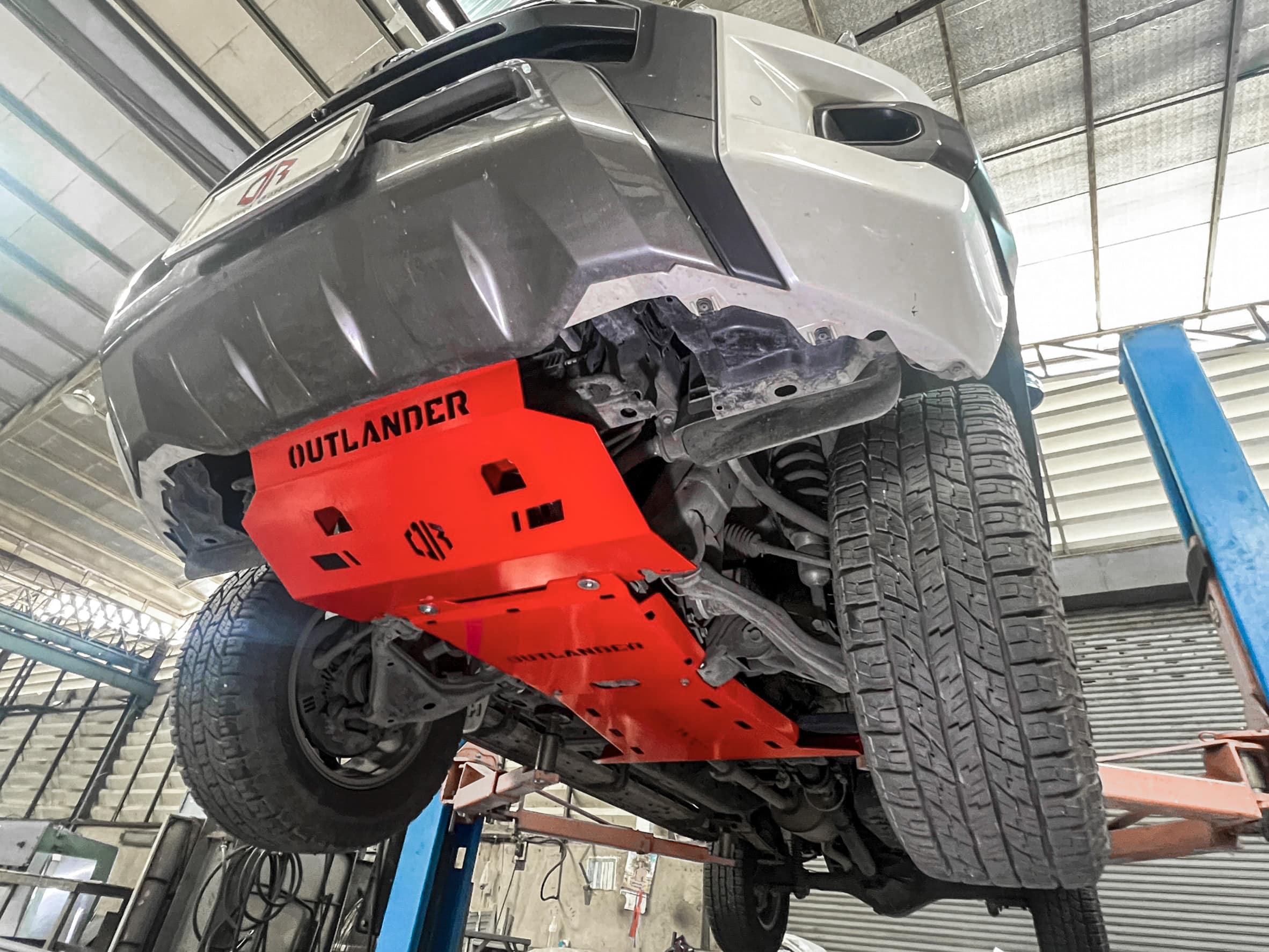 Plaque de protection pour Toyota Revo – Image 4