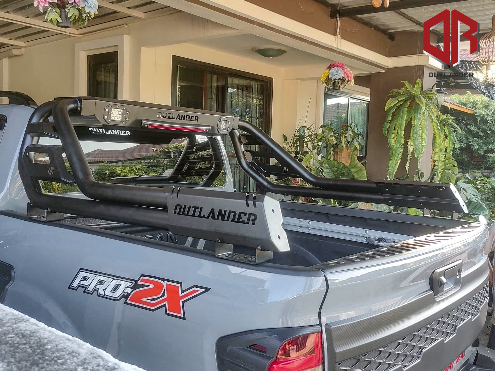 Nissan Navara2021 with Hunter Roll bar